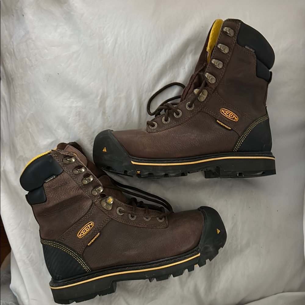 Keen men’s size 8 work boots NWOT